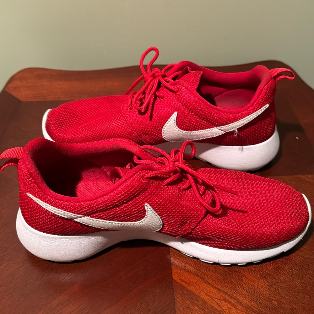 Red women’s nike roshes